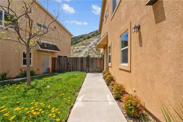 Saugus, CA 91350,26145 Gravett PL