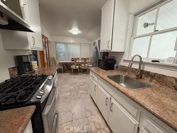 North Hollywood, CA 91601,5805 E Riverton AVE