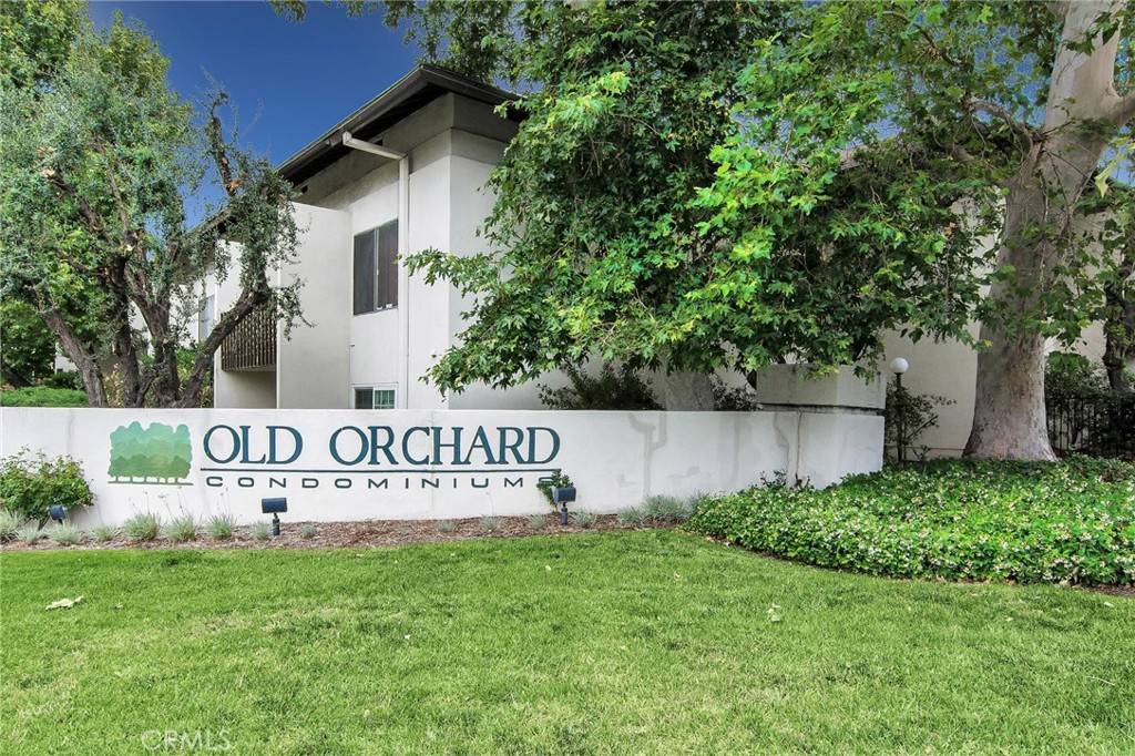 Valencia, CA 91355,23515 Lyons AVE #286