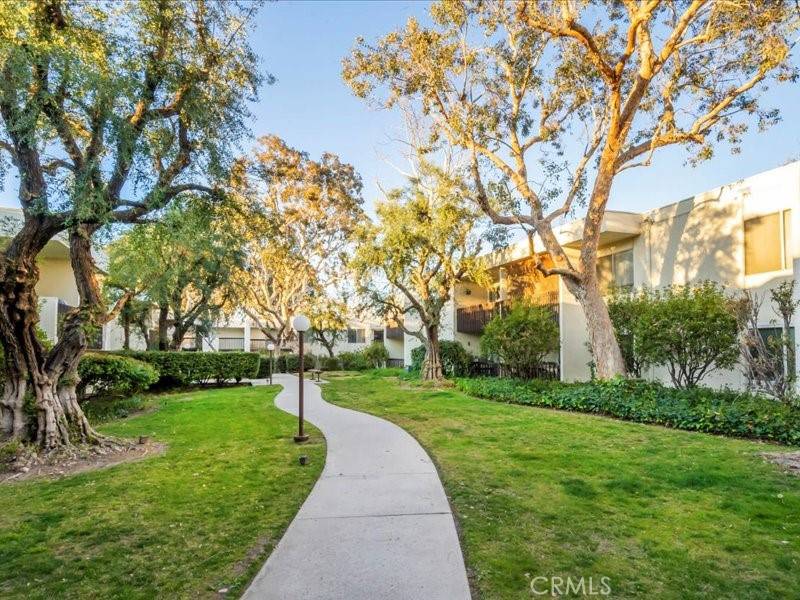 Valencia, CA 91355,23515 Lyons AVE #286