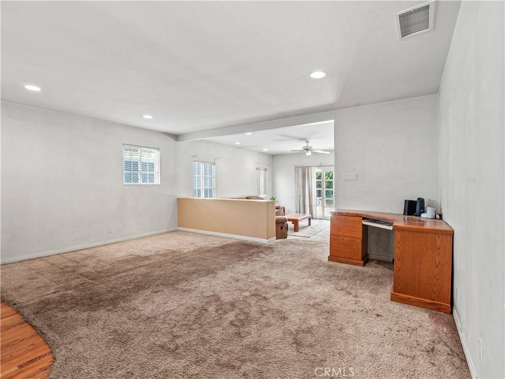 Granada Hills, CA 91344,17103 Kingsbury ST