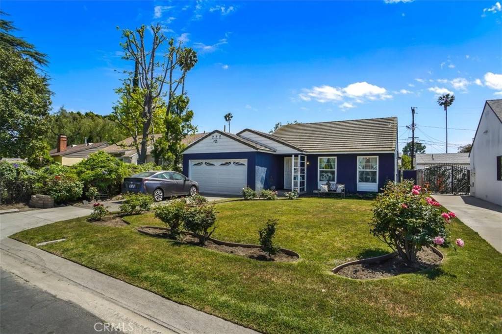 11948 Collins ST, Valley Village, CA 91607