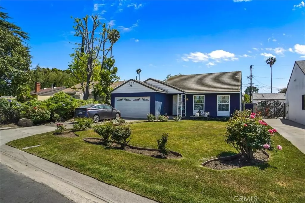 Valley Village, CA 91607,11948 Collins ST