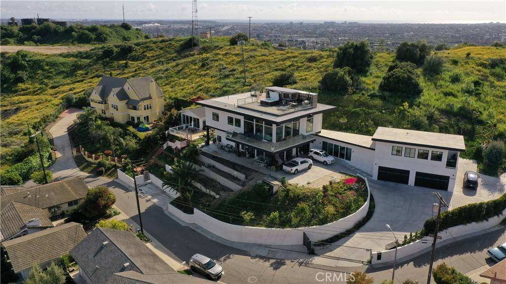 Culver City, CA 90232,7015 Wrightcrest DR