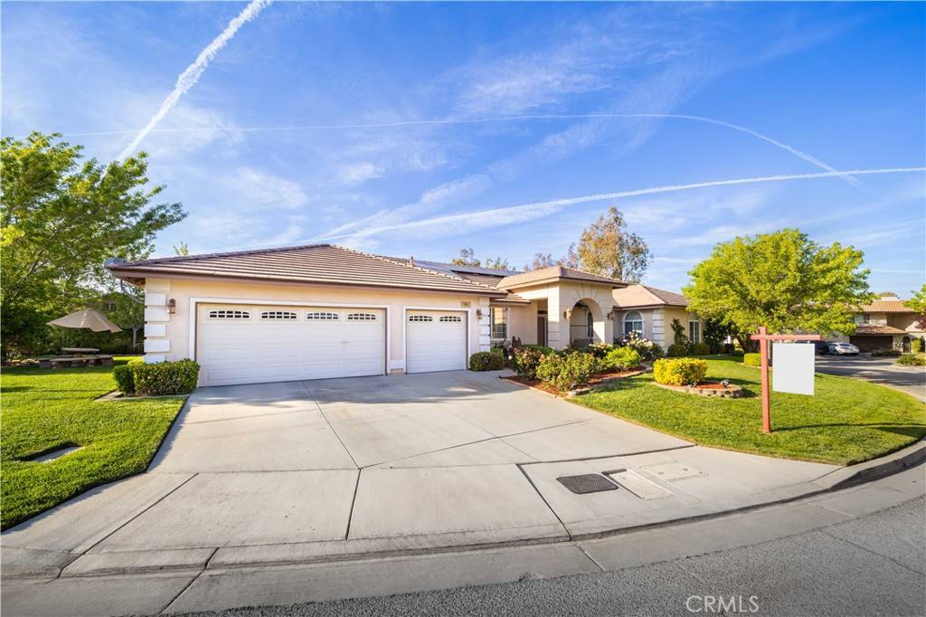 Palmdale, CA 93551,241 W Quail DR