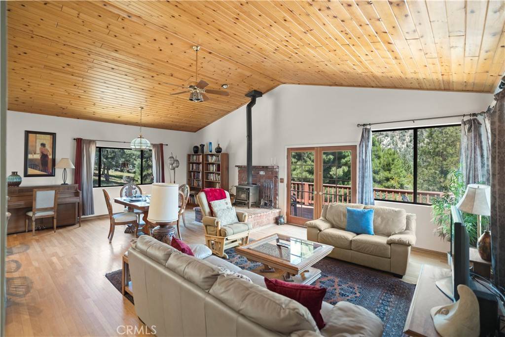 15421 San Moritz DR, Pine Mountain Club, CA 93222