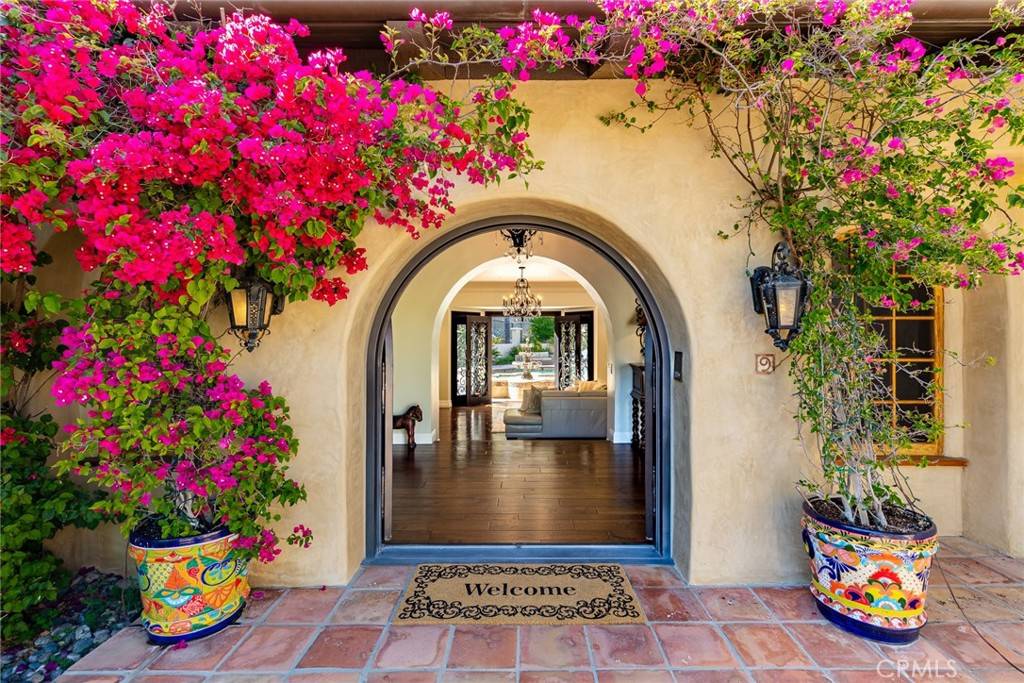 9 Maverick LN, Bell Canyon, CA 91307