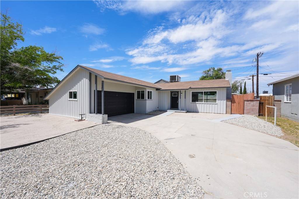 1309 W Ivyton ST, Lancaster, CA 93534