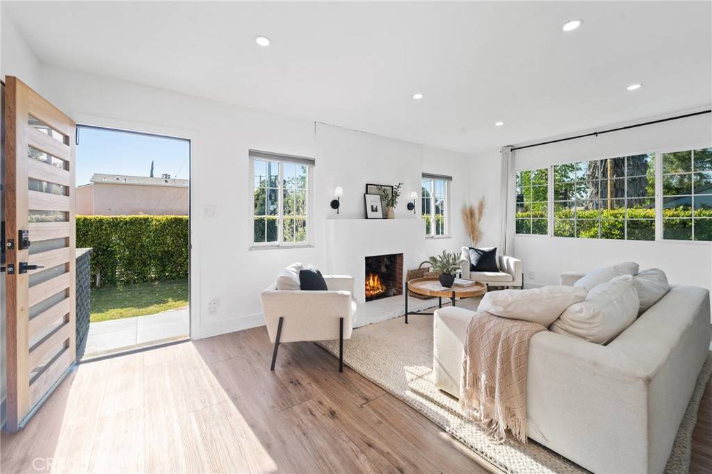 Reseda, CA 91335,6956 Corbin AVE