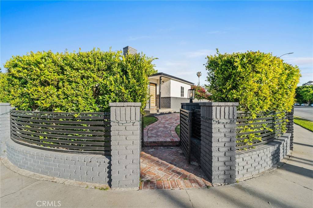 Reseda, CA 91335,6956 Corbin AVE