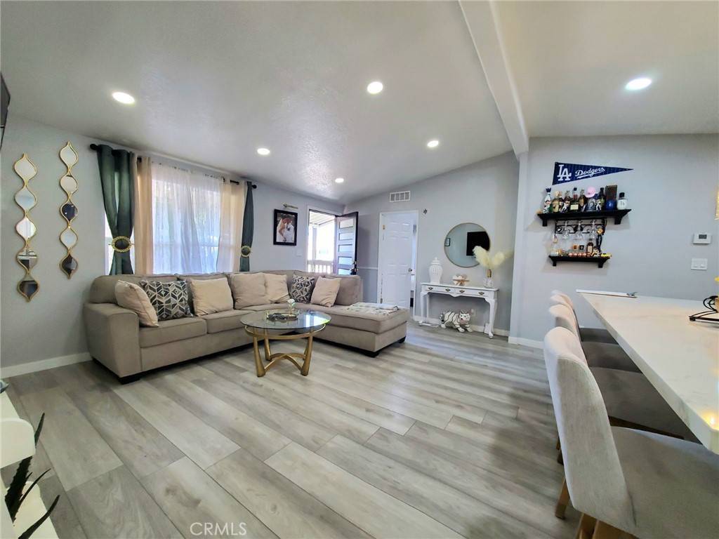 Saugus, CA 91350,29021 Bouquet Canyon RD #316