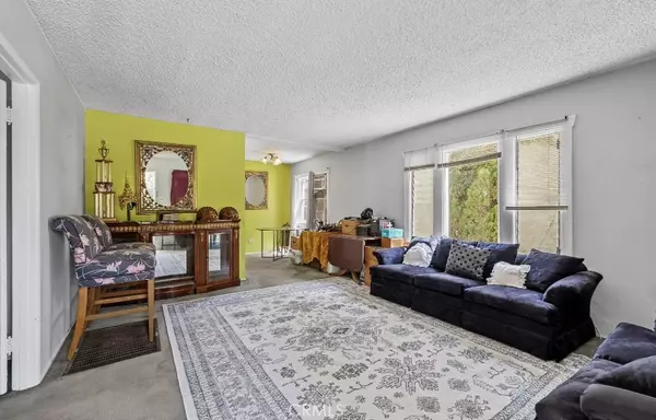 Lake Balboa, CA 91406,15945 Hart ST