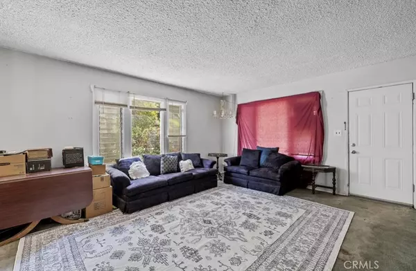 Lake Balboa, CA 91406,15945 Hart ST