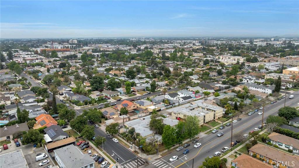 Van Nuys, CA 91405,7001 Hazeltine AVE