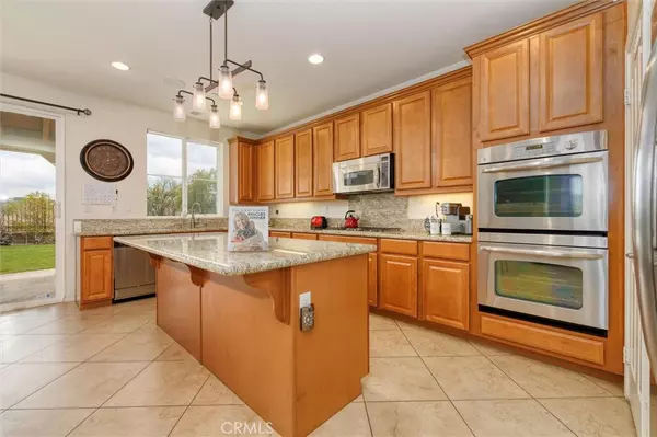 22620 Dragonfly Ct, Saugus, CA 91350