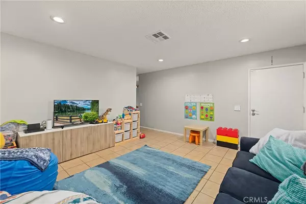 Lancaster, CA 93535,835 E Oldfield ST