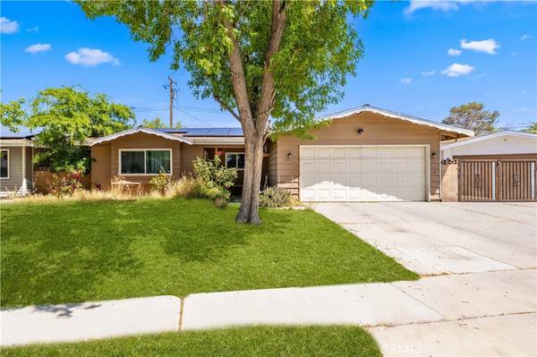 835 E Oldfield ST, Lancaster, CA 93535