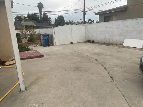 674 E 115th St #B, Los Angeles, CA 90059