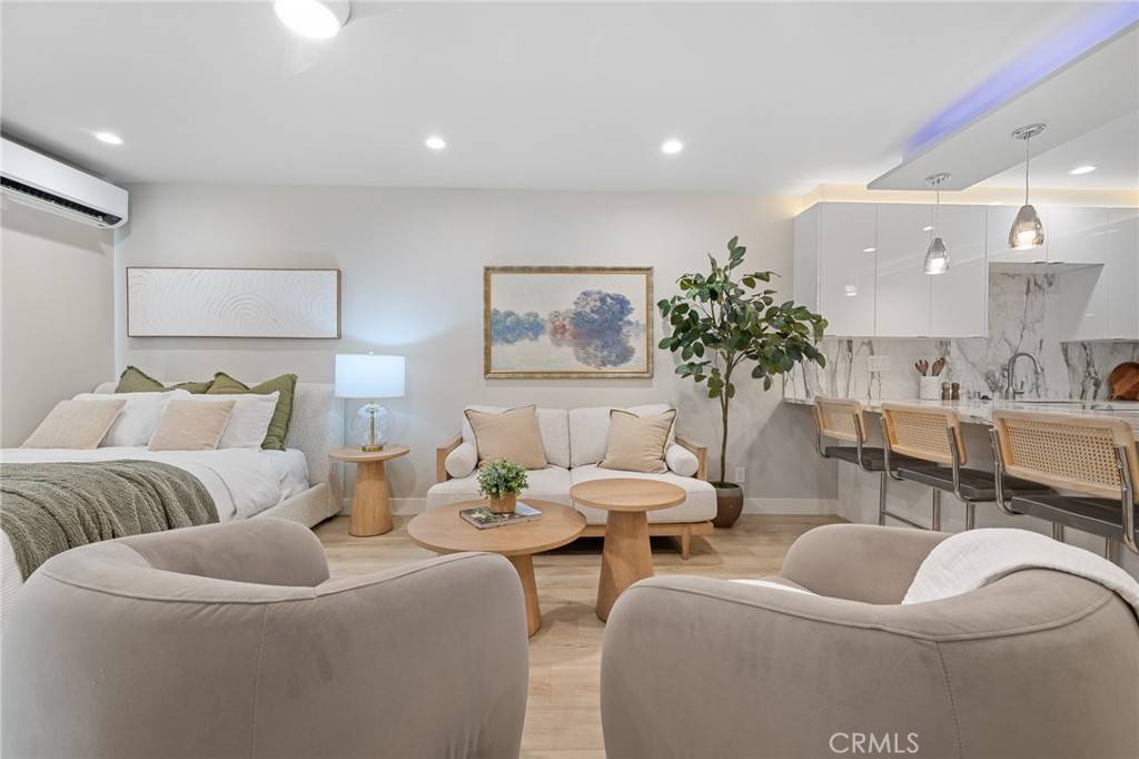 Sherman Oaks, CA 91411,15344 Weddington ST #203