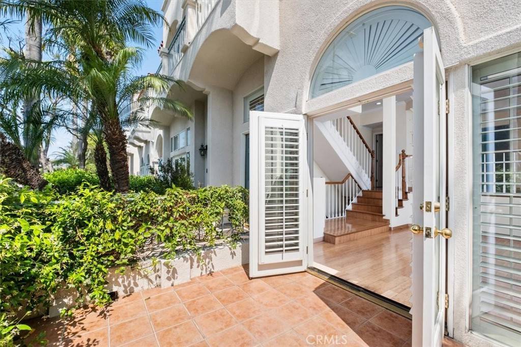 Toluca Lake, CA 91602,4414 MOORPARK WAY #7