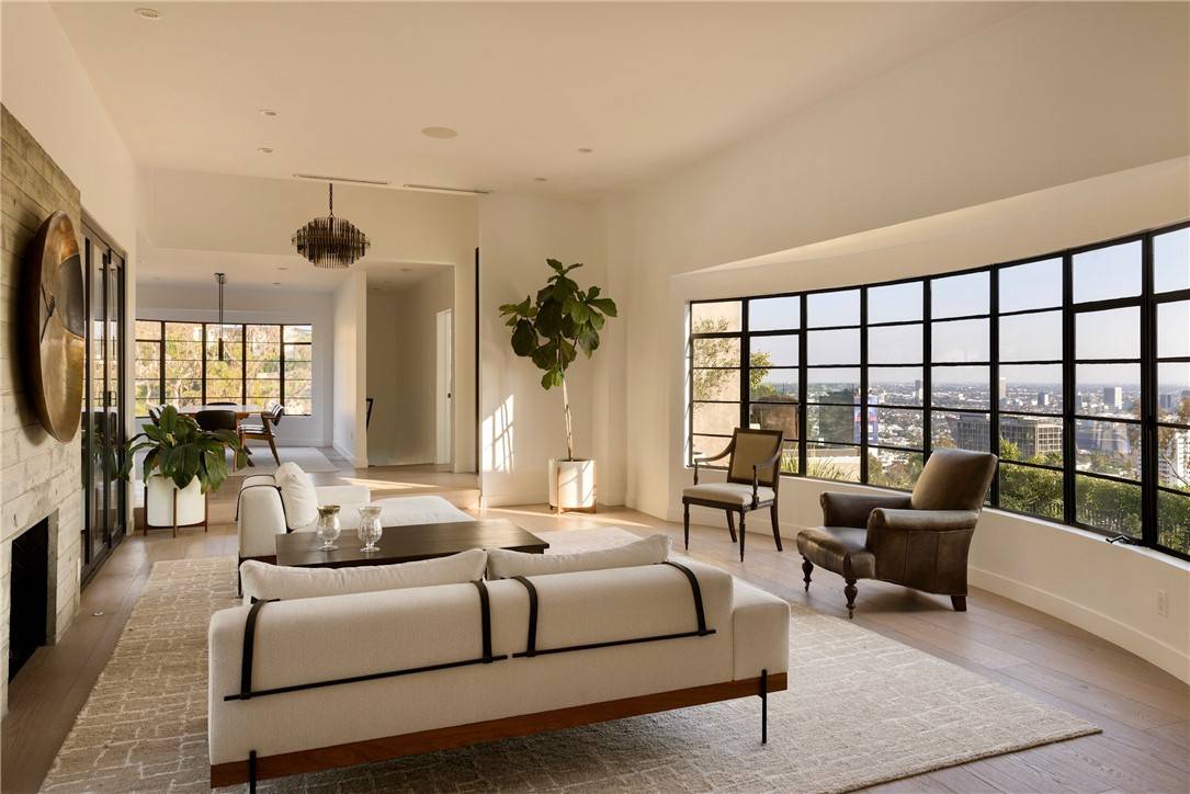 Los Angeles, CA 90069,9267 Cordell DR