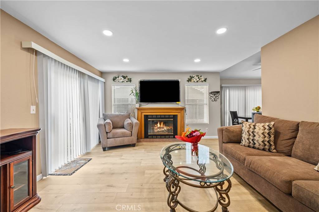 Pacoima, CA 91331,11483 Green Valley