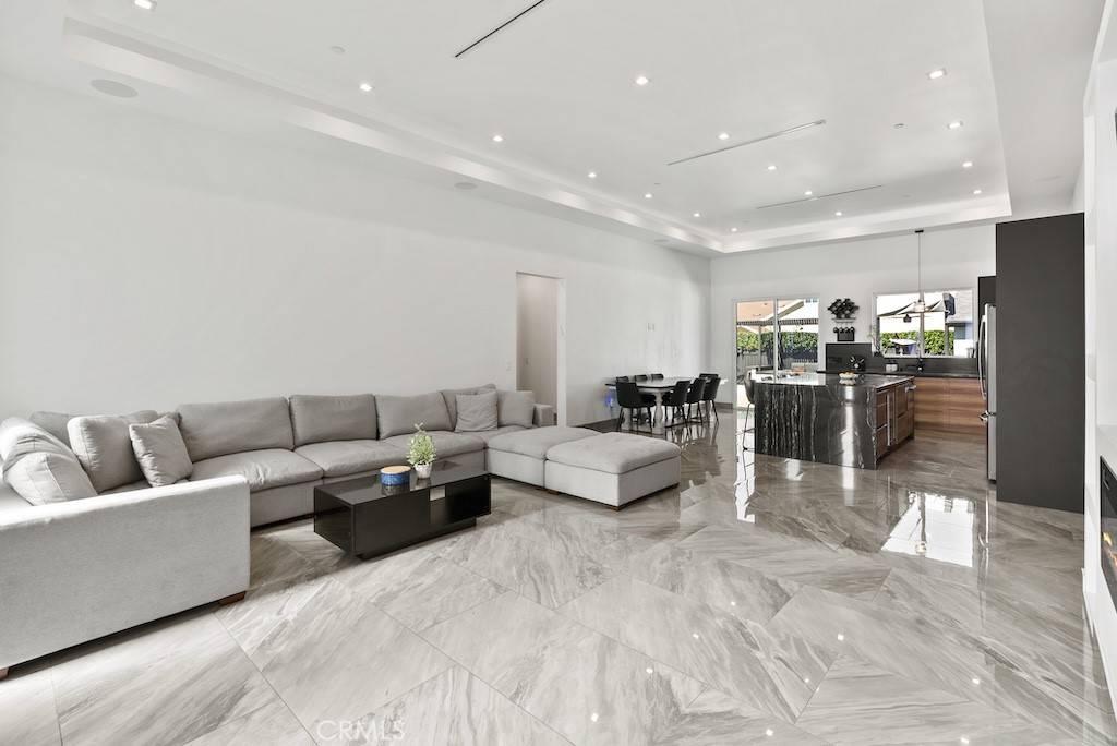 Woodland Hills, CA 91367,23143 Leonora DR