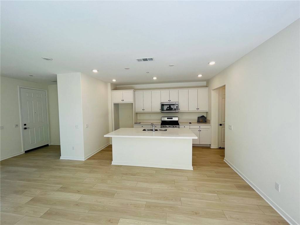 Valencia, CA 91355,27057 Trail View