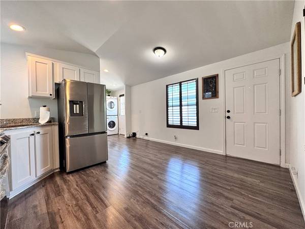 Van Nuys, CA 91405,7560 Woodman PL #66