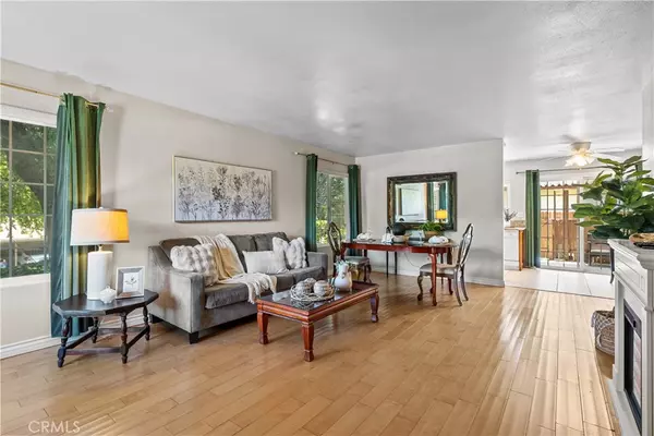 Newhall, CA 91321,19504 Avenue Of The Oaks #C