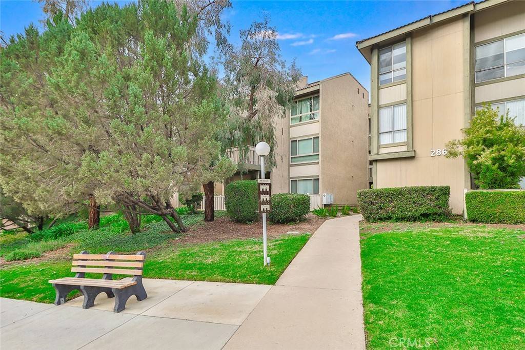 Thousand Oaks, CA 91360,286 Oak Leaf #24