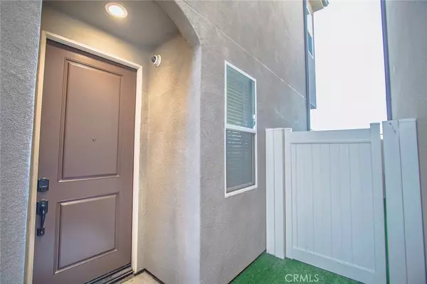 Pacoima, CA 91331,10348 Diamond WAY