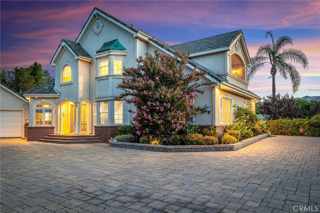 10703 Wheatland AVE, Sunland, CA 91040