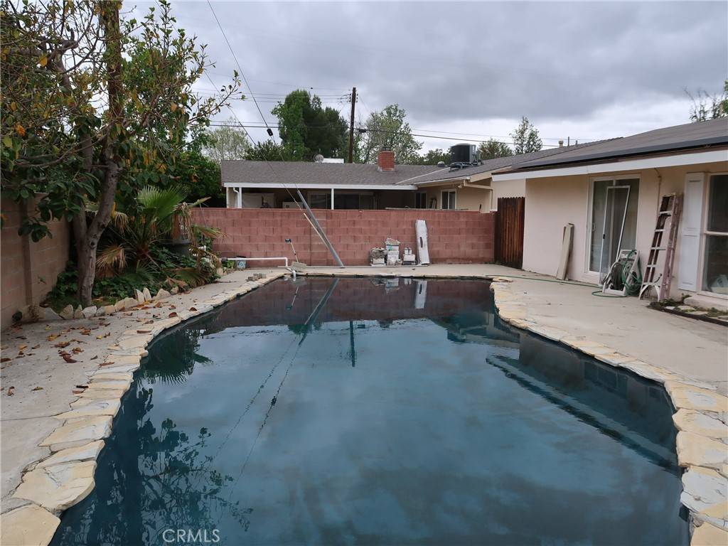 Winnetka, CA 91306,20630 Chase ST