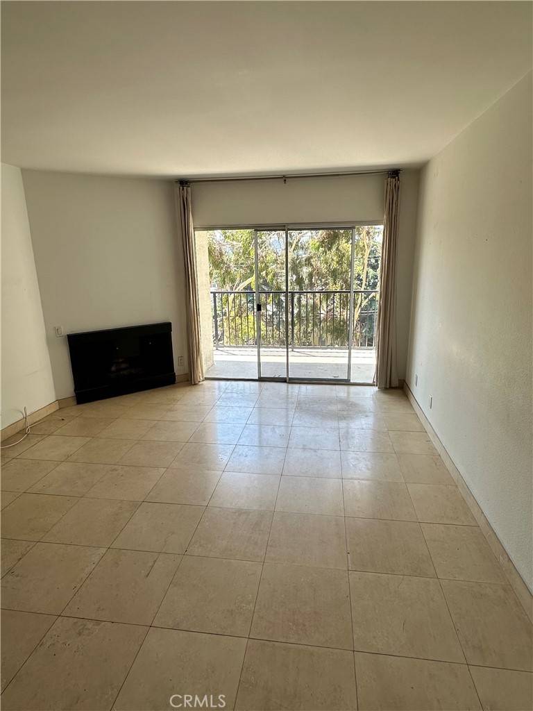 Los Angeles, CA 90027,3949 Los Feliz BLVD #209