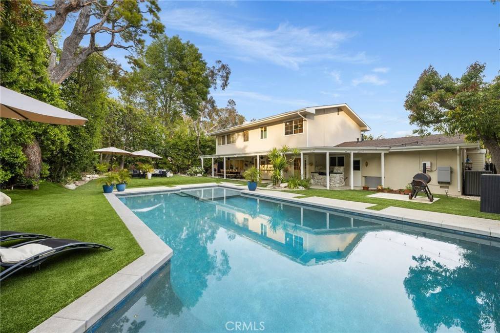 Woodland Hills, CA 91367,5725 Blanco AVE