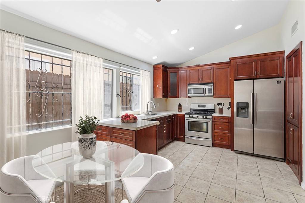 Encino, CA 91316,5461 Newcastle AVE #14