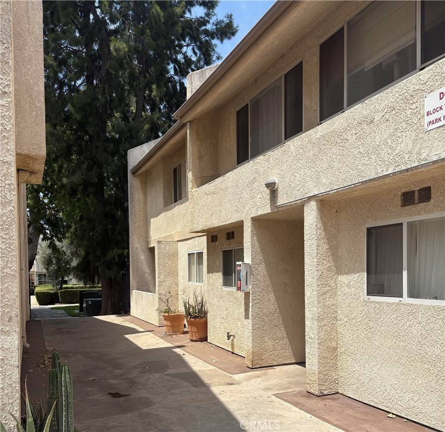 Reseda, CA 91335,7651 Reseda BLVD #1T