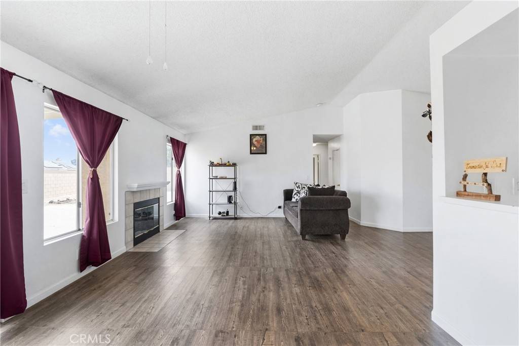 Lancaster, CA 93535,43752 Tranquility CT