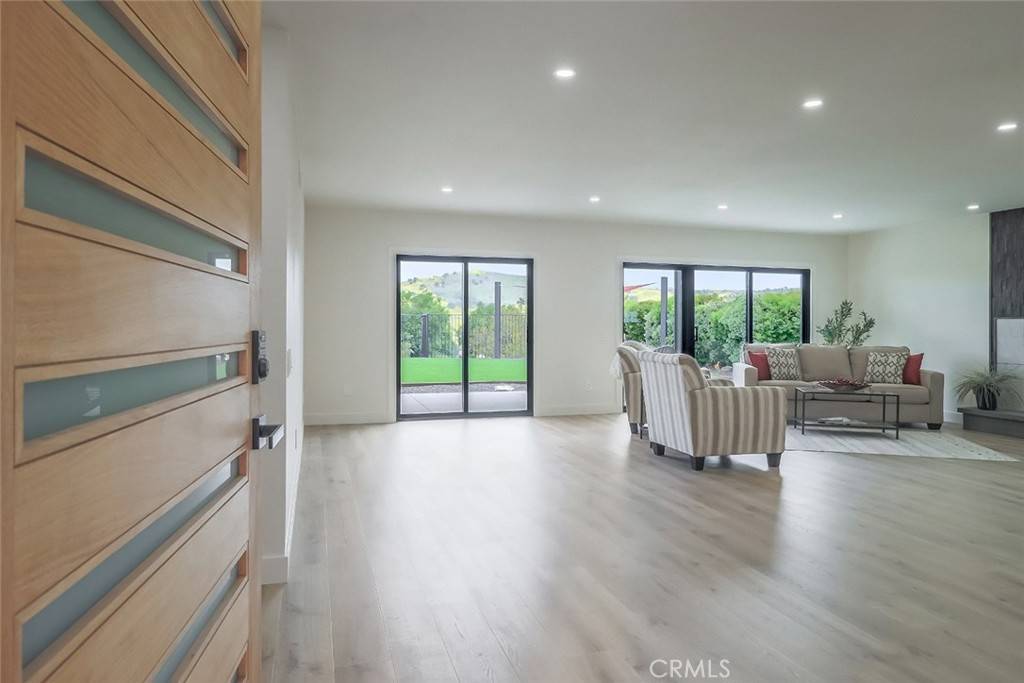 Calabasas, CA 91302,26120 Adamor RD