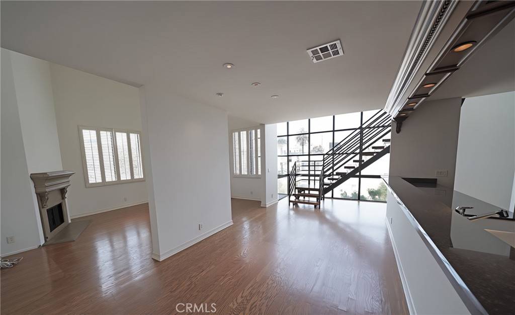 Los Angeles, CA 90024,1670 Malcolm AVE #301