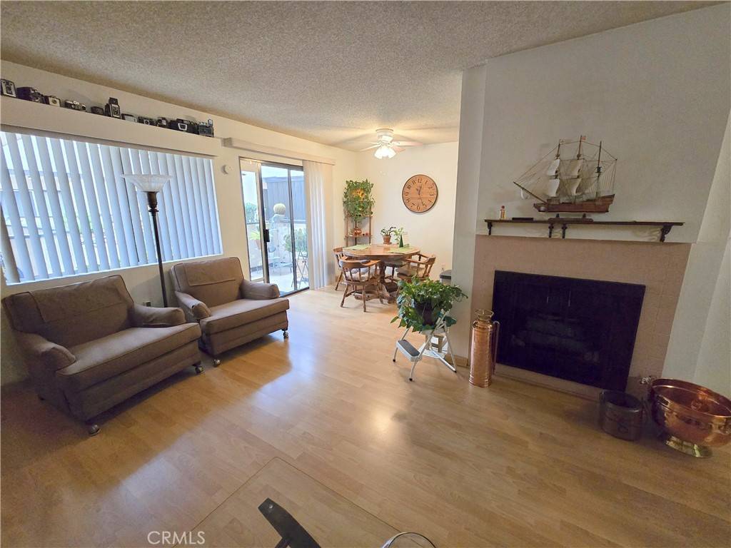 Valley Village, CA 91607,5805 Whitsett AVE #102
