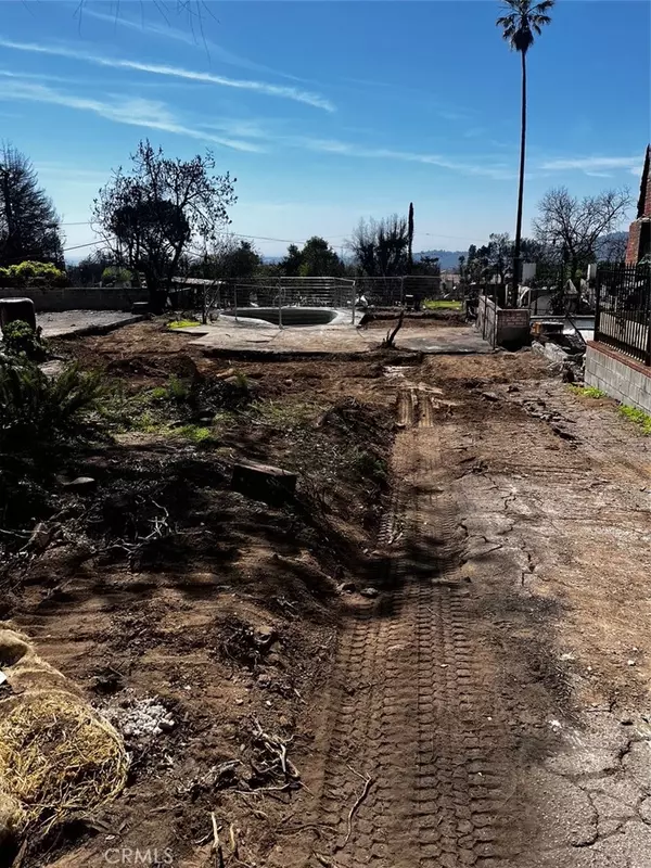 Altadena, CA 91001,92 Laurel DR