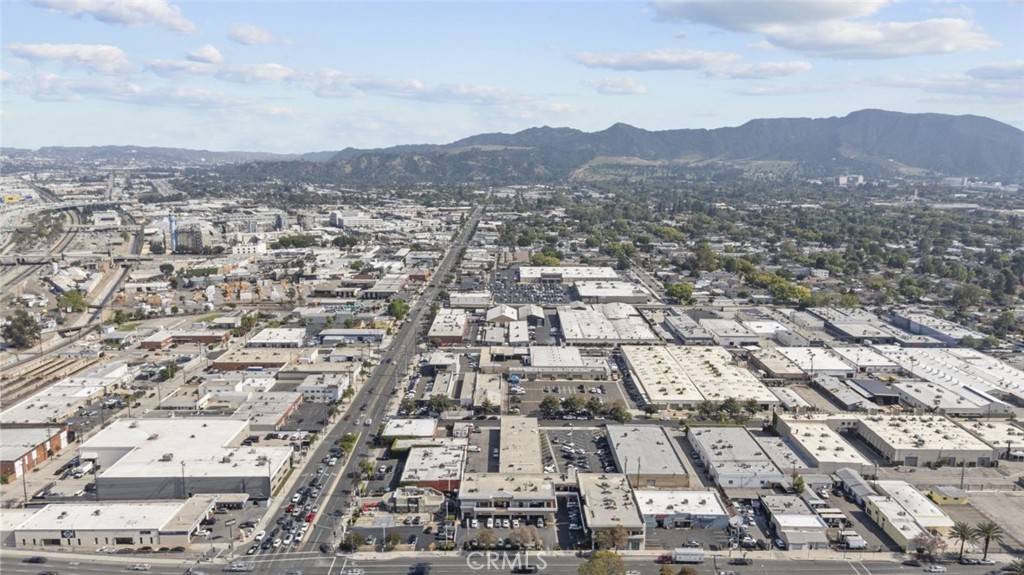 Burbank, CA 91502,916 W Burbank BLVD