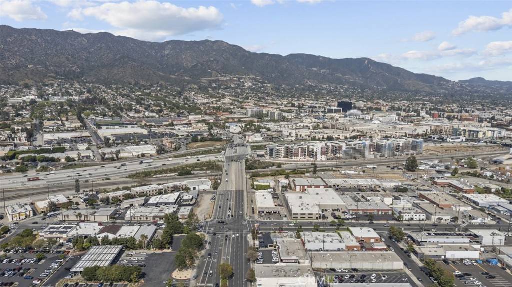 Burbank, CA 91502,916 W Burbank BLVD