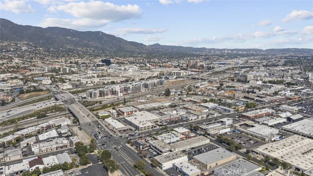 Burbank, CA 91502,916 W Burbank BLVD