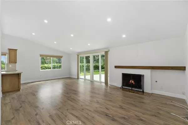 Woodland Hills, CA 91367,20524 Rhoda ST