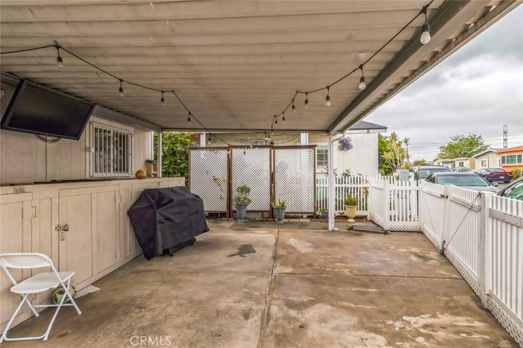 Fontana, CA 92335,8221 Ilex ST #10