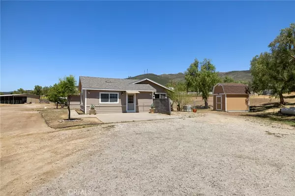 Agua Dulce, CA 91390,9259 Sierra HWY