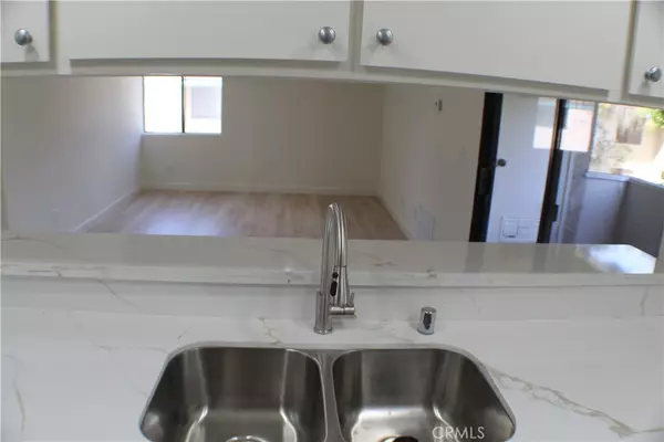 Lancaster, CA 93535,44406 15th ST E #13